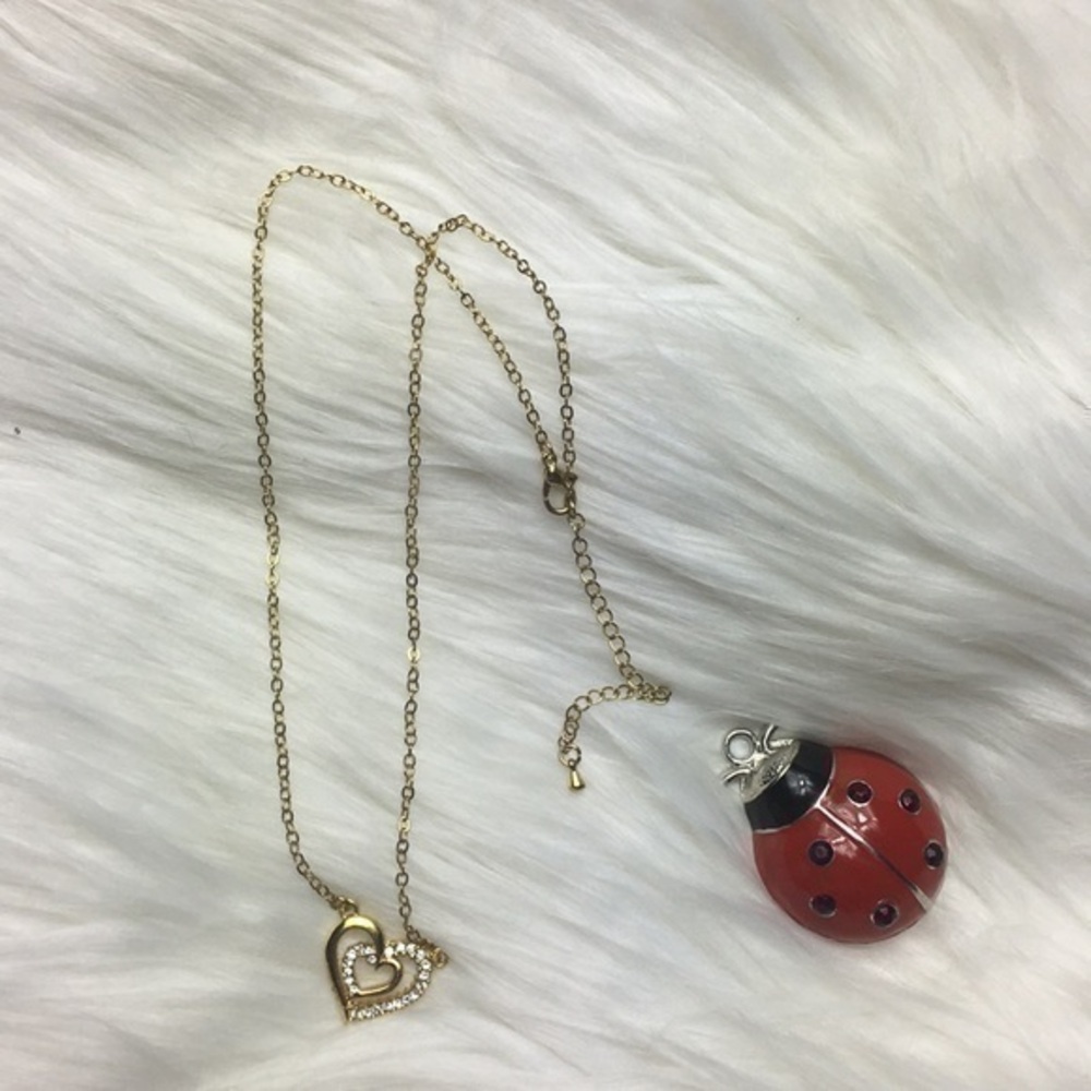 18-21”, gold tone, hear pendant necklace, EUC.